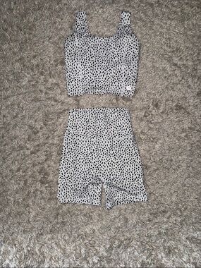 Women's White & Black Dotted Athletic Crop Top and Shorts Set
